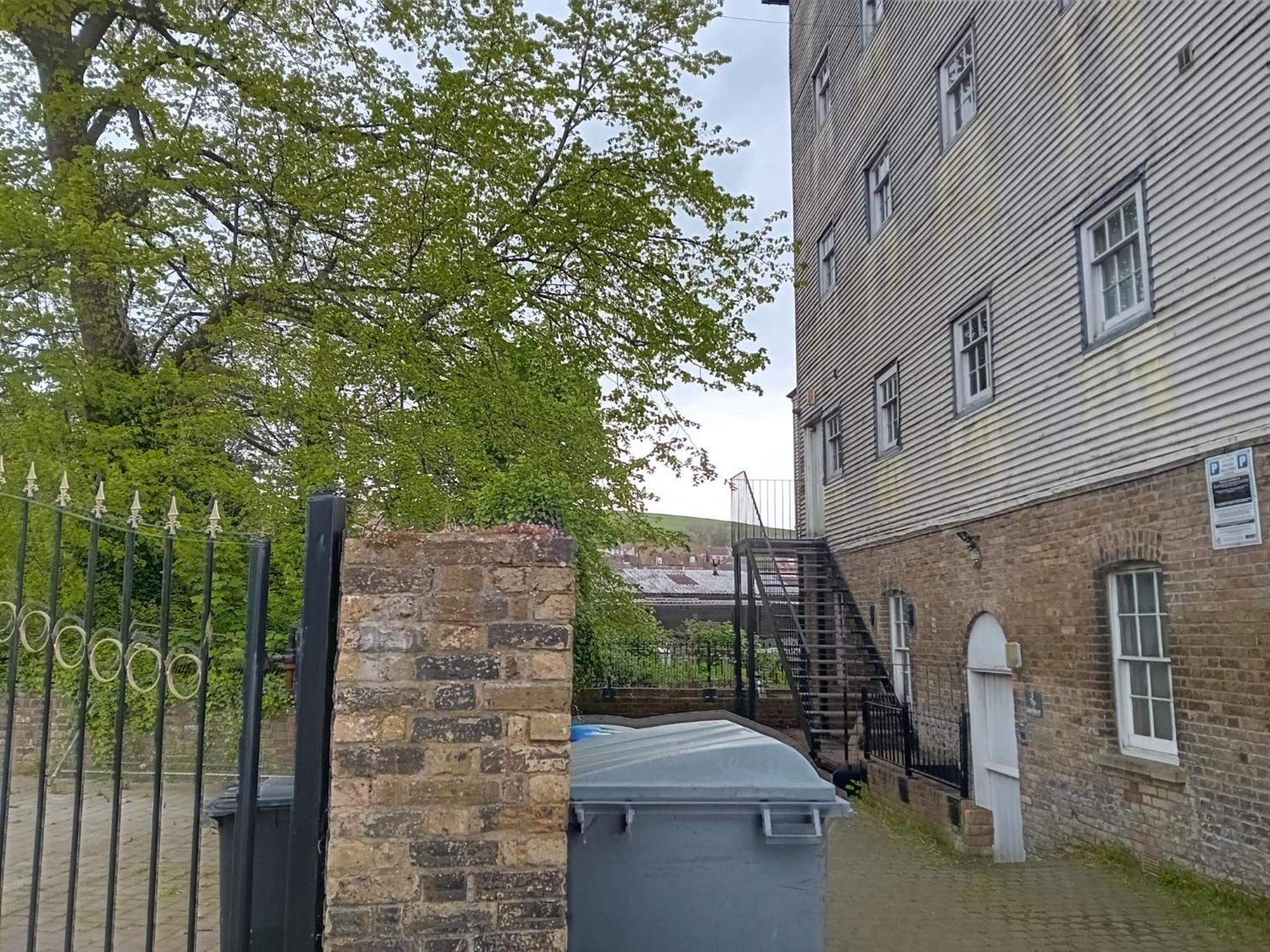 Apartment In Historic Mill, Near Dover Port Eksteriør billede